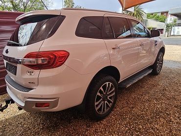 Ford Everest Bi-Turbo LTD in Namibia