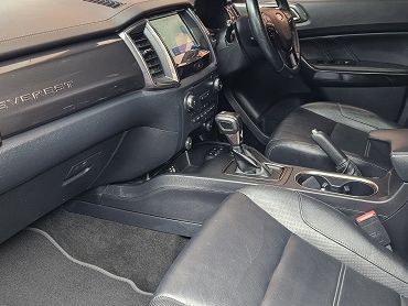 Ford Everest Bi-Turbo LTD in Namibia
