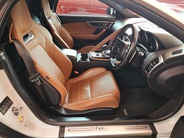Jaguar F-Type R-dynamic in Namibia