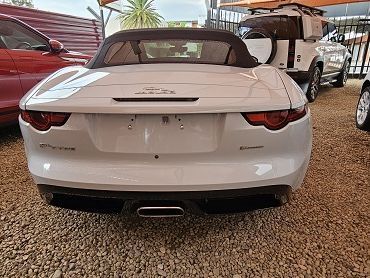 Jaguar F-Type R-dynamic in Namibia