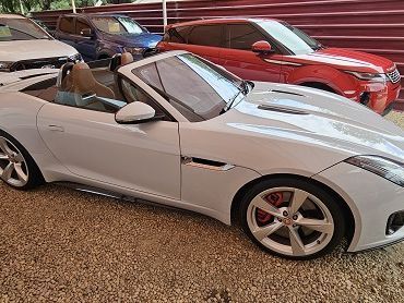 Jaguar F-Type R-dynamic in Namibia