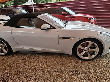 Jaguar F-Type R-dynamic in Namibia