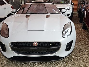 Jaguar F-Type R-dynamic in Namibia