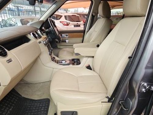 Land Rover Discovery 4 HSE in Namibia