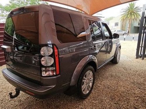 Land Rover Discovery 4 HSE in Namibia