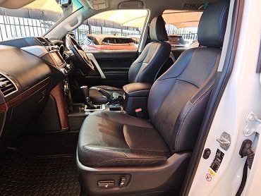 Toyota Prado 3.0 VX 7 Seater in Namibia