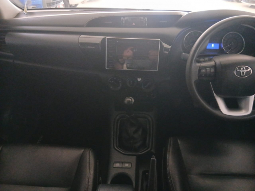 Toyota Hilux 2.4 D/C SRX RB MT in Namibia