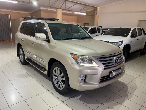 Lexus LEXUS LX 570 (5.7 V8) in Namibia