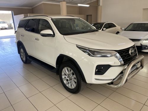 Pre-owned Toyota FORTUNER VX 4X4 AT 2.8 for sale in 