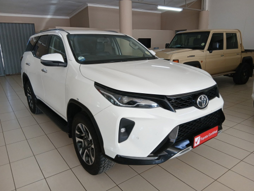 Toyota Fortuner 2.4 4x4 AT in Namibia