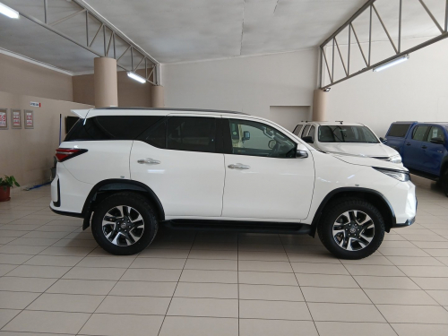 Toyota Fortuner 2.4 4x4 AT in Namibia