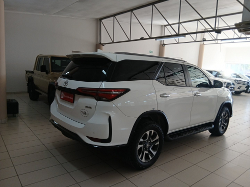 Toyota Fortuner 2.4 4x4 AT in Namibia