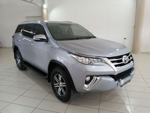 Pre-owned Toyota Fortuner 2.4 RB AT for sale in 
