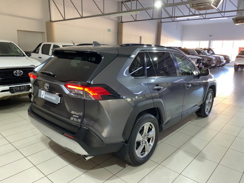 Toyota Rav 4 2.0GX-R AWD in Namibia