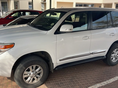 Pre-owned Toyota Land Cruiser 200 4.5 V8 for sale in 