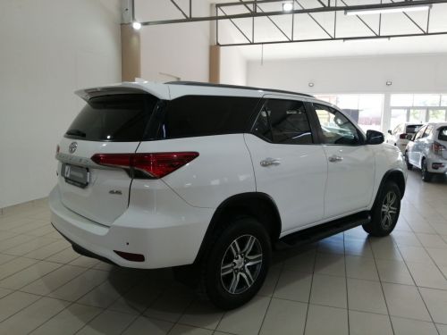 Toyota Fortuner 2.4 4x4 AT in Namibia