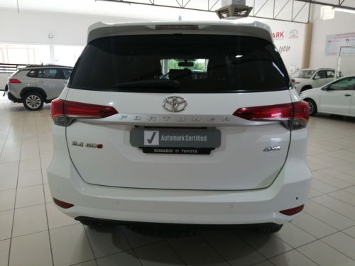 Toyota Fortuner 2.4 4x4 AT in Namibia