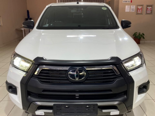 Toyota Hilux Legend 2.8 D/C A/T 4x4 in Namibia