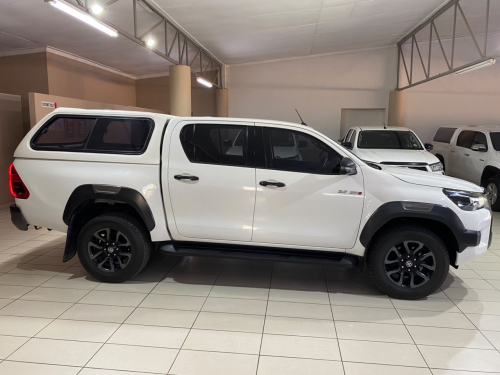 Toyota Hilux Legend 2.8 D/C A/T 4x4 in Namibia
