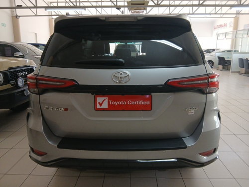 Toyota Fortuner 2.4 4x4 AT in Namibia