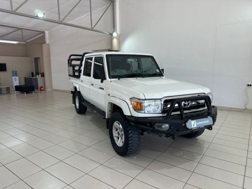 Pre-owned Toyota Land Cruiser 4.0 V6 D/C for sale in 