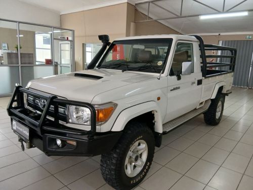 Toyota Land Cruiser 4.5 V8  S/C in Namibia