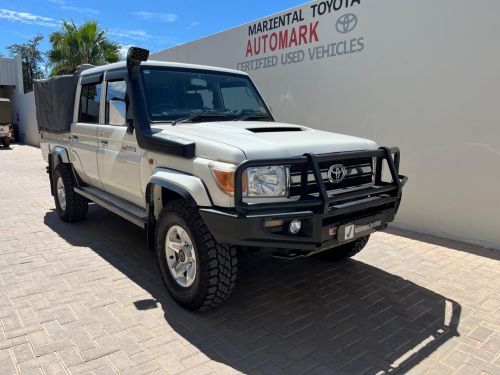 Toyota Land Cruiser DC 4.5 V8 Diesel in Namibia