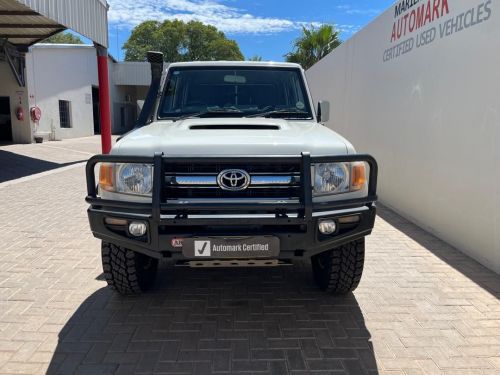 Toyota Land Cruiser DC 4.5 V8 Diesel in Namibia
