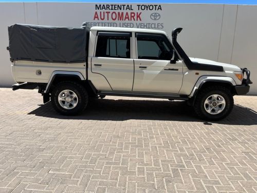 Toyota Land Cruiser DC 4.5 V8 Diesel in Namibia