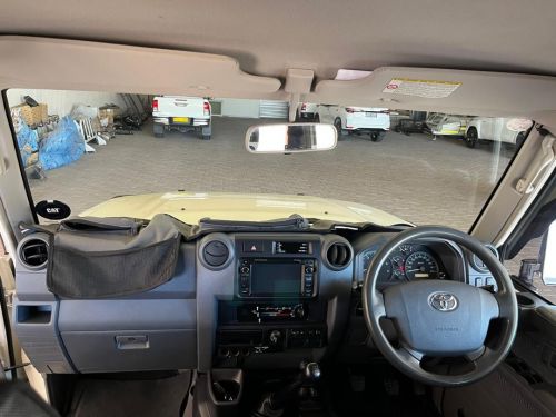 Toyota Land Cruiser DC 4.5 V8 Diesel in Namibia