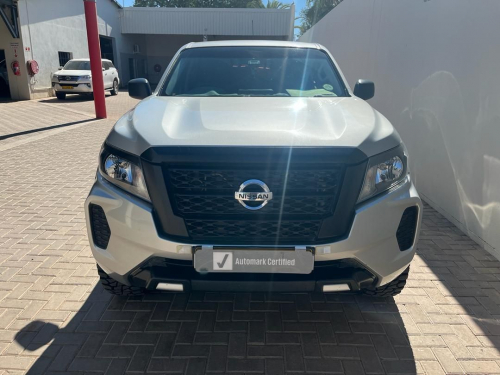 Nissan Navara 2.5 4x4 MT in Namibia