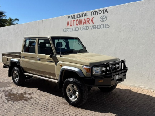 Used Toyota Land Cruiser Pickup LC79 4.0 Petrol D/C for sale in Mariental