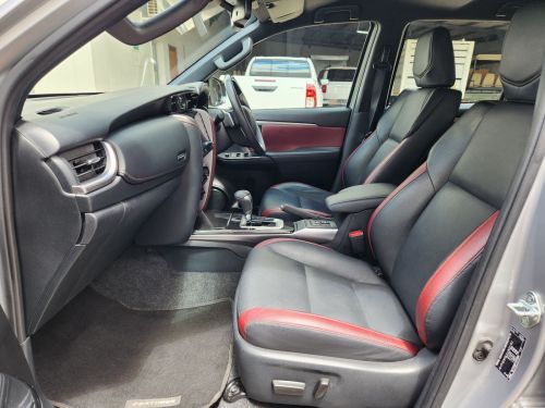 Toyota Fortuner 2.8GD6 VX 4x4 AT 48V in Namibia