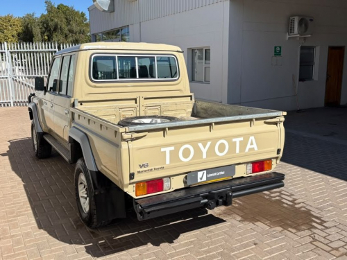 Toyota Land Cruiser Pickup LC79 4.0 Petrol D/C in Namibia