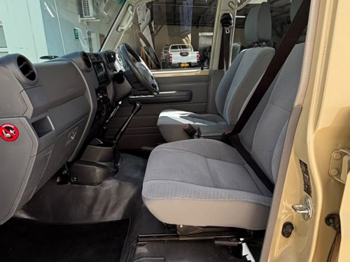 Toyota Land Cruiser Pickup LC79 4.0 Petrol D/C in Namibia