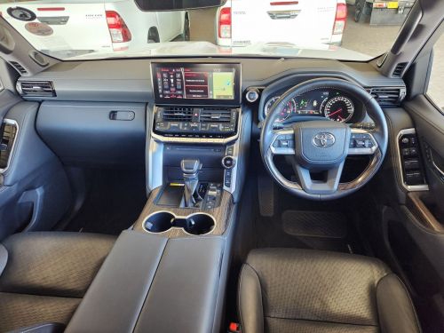 Toyota LC300 3.5 V6 Petrol ZX in Namibia