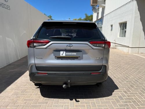 Toyota RAV4 2.0 GX CVT 2WD in Namibia