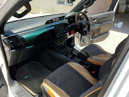 Toyota HILUX SC 2.8 4X4 M/T LEGEND 50 in Namibia