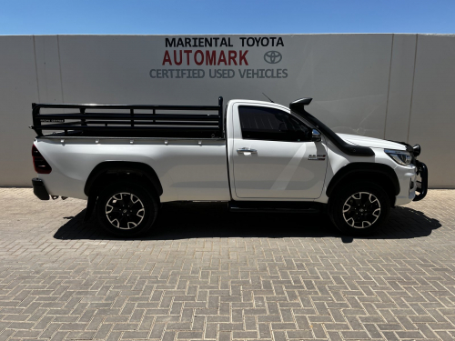 Toyota HILUX SC 2.8 4X4 M/T LEGEND 50 in Namibia