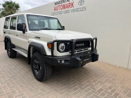 Pre-owned Toyota Land Cruiser Station Wagon 76 2.8GD6 VX AT for sale in 