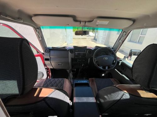Toyota Land Cruiser SC 4.0 V6 Petrol in Namibia