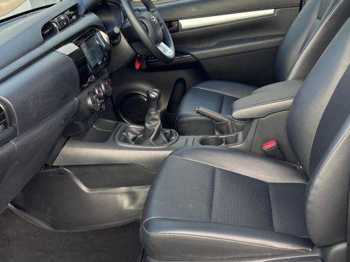 Toyota Hilux SC 2.4GD6 4x4 Flat Deck 6MT in Namibia
