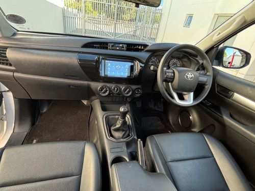 Toyota Hilux SC 2.4GD6 4x4 Flat Deck 6MT in Namibia