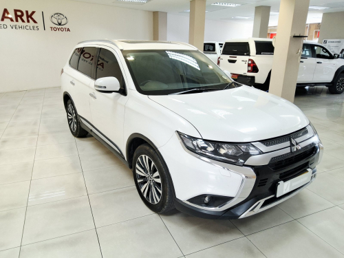 Mitsubishi OUTLANDER 2.4 GLS CVT in Namibia