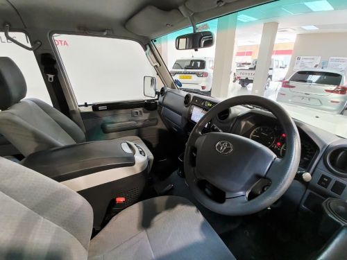Toyota Landcruiser 79 4.5d P/u D/c in Namibia