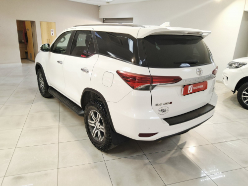 Toyota Fortuner 2.4Gd-6 4×4 A/t in Namibia