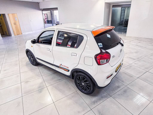 Toyota Vitz 1.0 XR X-Cite MT (52T) in Namibia