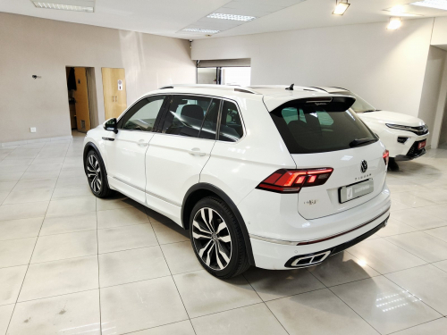 Volkswagen TIGUAN 2.0 TSI R-LINE 4MOT DSG (162KW) in Namibia