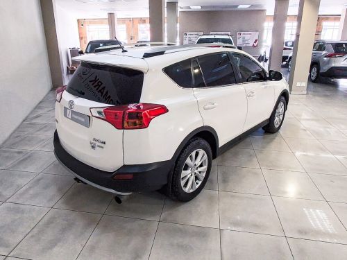Toyota Rav4 2.5 Vx A/t in Namibia