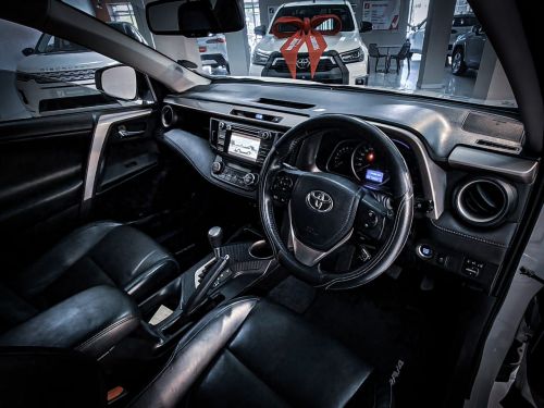 Toyota Rav4 2.5 Vx A/t in Namibia